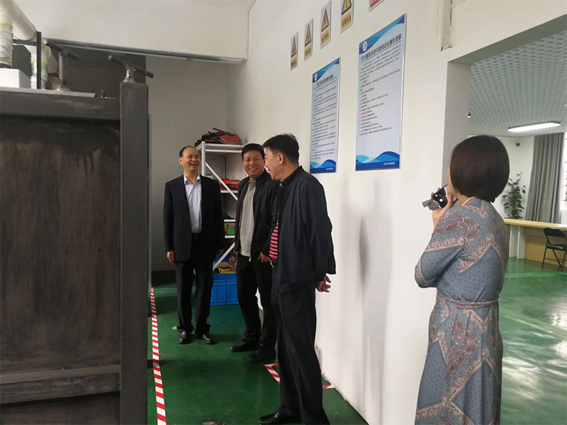 冶金工業職業技能鑒定指導中心領導蒞臨我校檢查指導工作 冶金工業職業技能鑒定指導中心領導蒞臨我校檢查指導工作