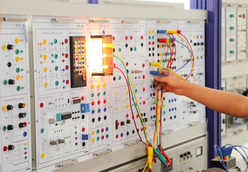 �͉�늹������C���C��Ӗ�����X